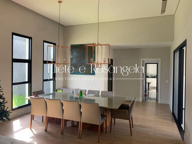 #CA0463 - Casa em condomínio para Venda em São José dos Campos - SP