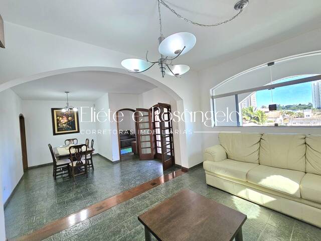 Casa para Venda em São José dos Campos - 4